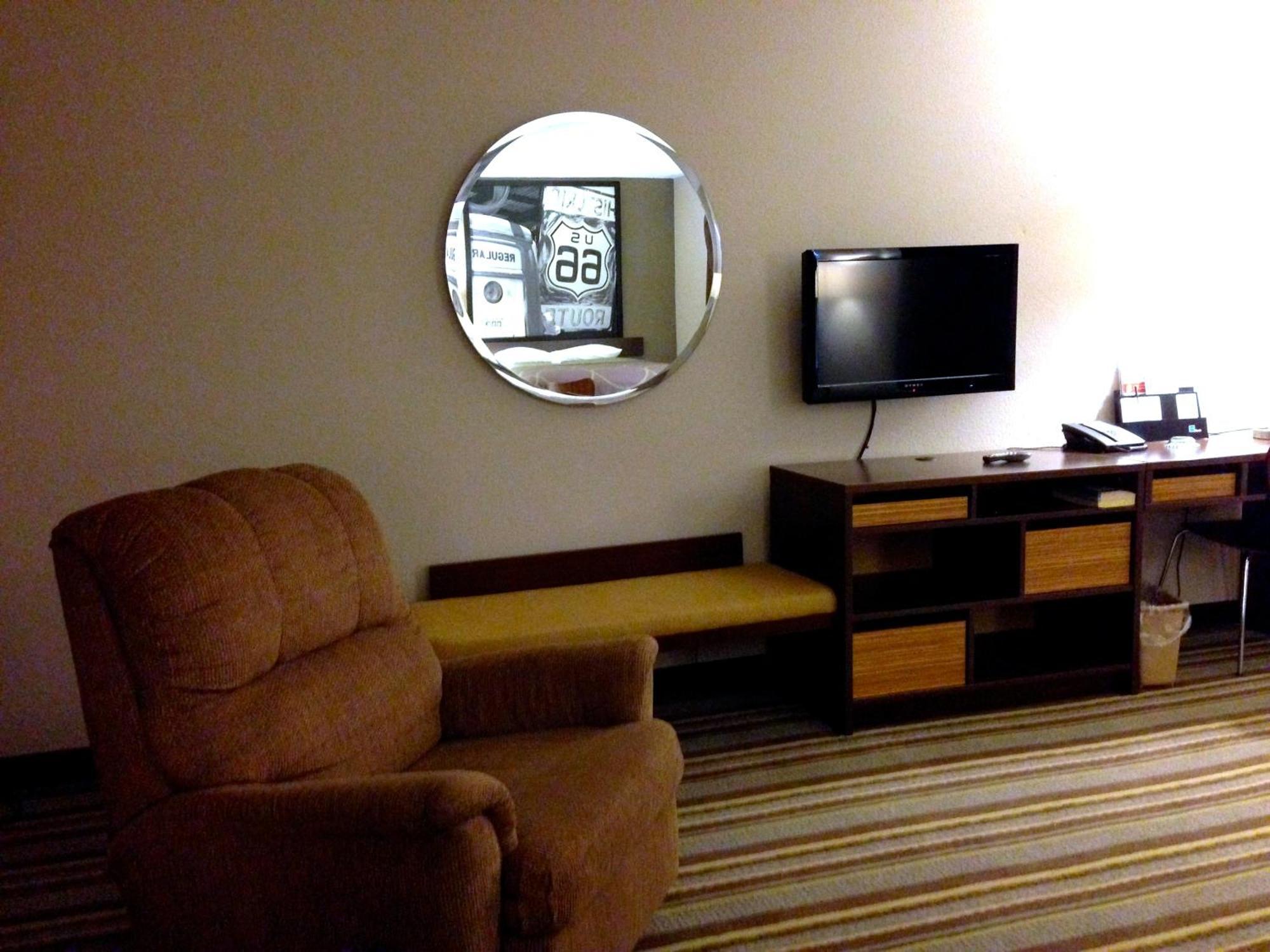 Super 8 By Wyndham Stafford/Springfield Area Motel Strafford Buitenkant foto